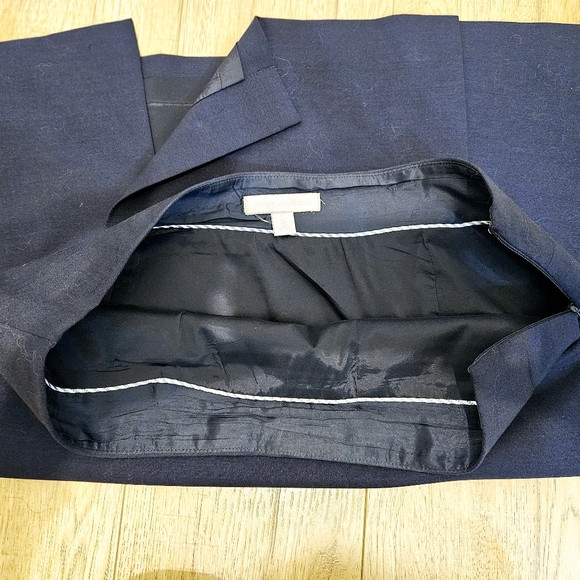 Banana Republic Navy pencil skirt - Picture 2 of 3